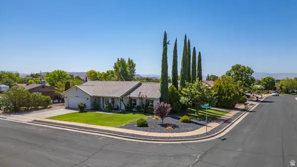 937 W Yucca Ln, Washington, UT 84780