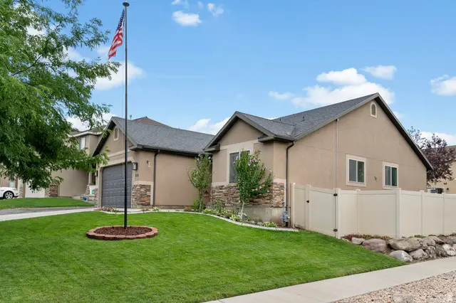 7555 N Pinecone Rd, Eagle Mountain, UT 84005 - #2