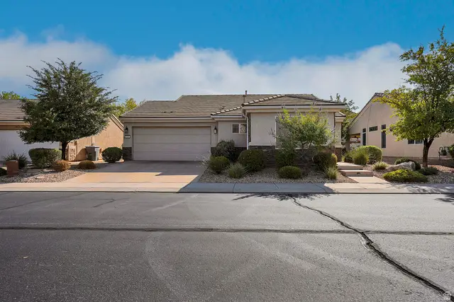4387 S Kiva Hill Dr, Saint George, UT 84790 - #2