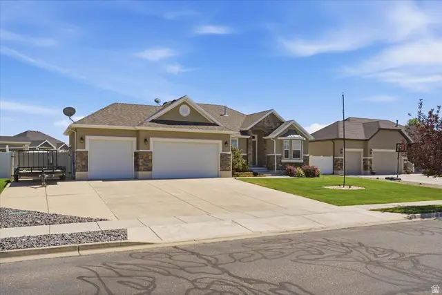 3531 W Cranefield Rd, Clinton, UT 84015 - #1