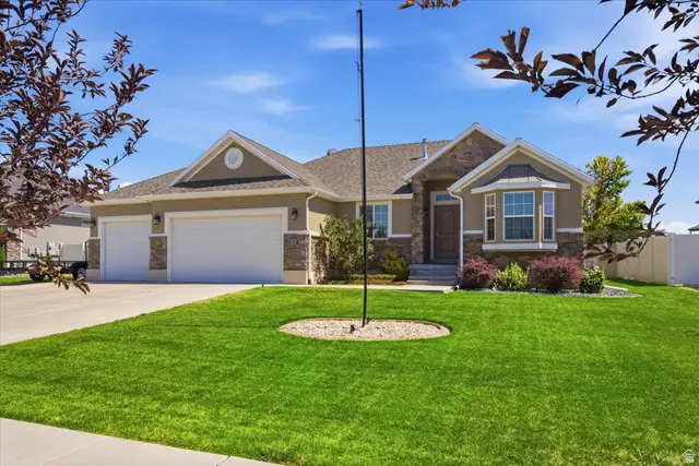 3531 W Cranefield Rd, Clinton, UT 84015 - #2