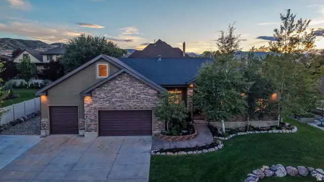 15596 S Broken Arrow Dr W, Bluffdale, UT 84065 - #2