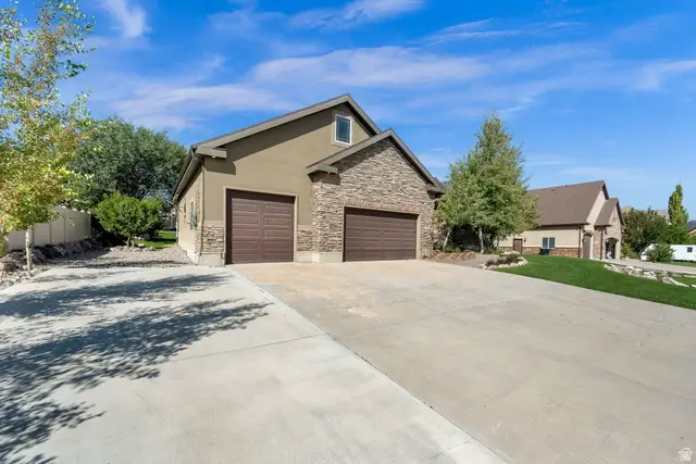 15596 S Broken Arrow Dr W, Bluffdale, UT 84065 - #3