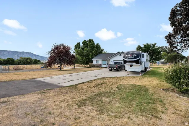 584 W 300 N, Hyrum, UT 84319 - #3