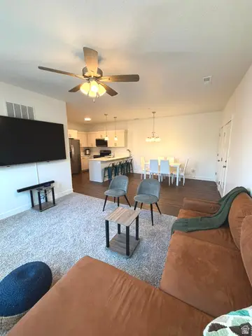 912 N Hemsworth Way #201, Saratoga Springs, UT 84045