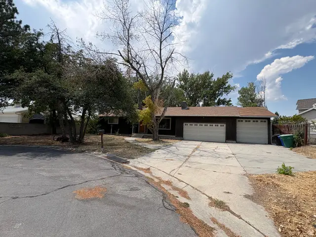 8012 S Bueno Vista Dr, West Jordan, UT 84088 - #2