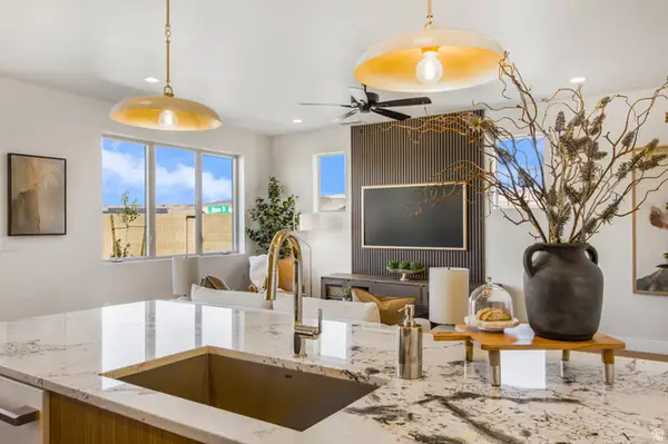 953 N Manen St, Washington, UT 84780