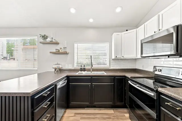 6104 W Castle Park Ln, West Jordan, UT 84084 - #3