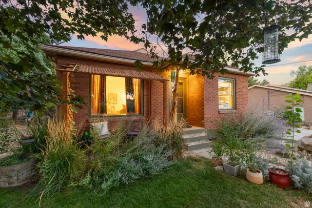 4507 S Russell St E, Holladay, UT 84117 - #3