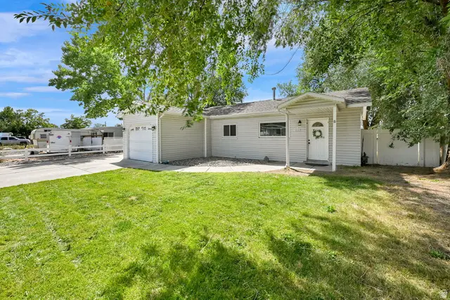 10282 S Zinnia Way, Sandy, UT 84094 - #3