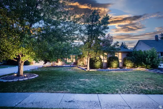 3704 E Brighton Point Dr S, Cottonwood Heights, UT 84121 - #2