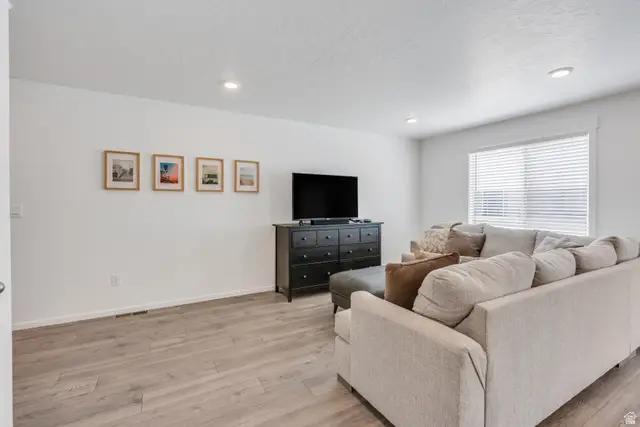 951 E Parley Dr Dr N, Saratoga Springs, UT 84045 - #2