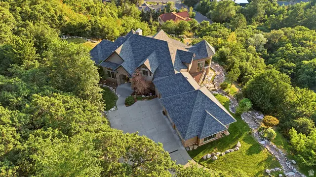 2527 E Bonneville Terrace Dr, Ogden, UT 84403 - #3