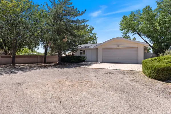 8191 N Sapphire Dr, St. George, UT 84770