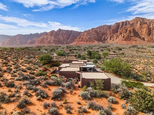 936 W Molinaro Ct, Ivins, UT 84738 - #2