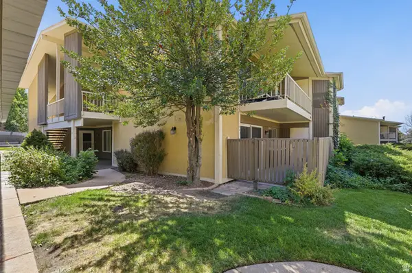 327 Peach Ln, Bountiful, UT 84010