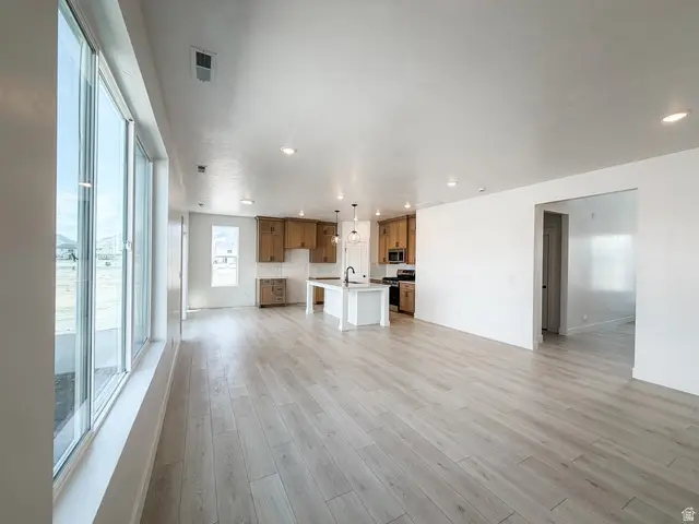 1769 W Rivergate Dr #204, Logan, UT 84321 - #3