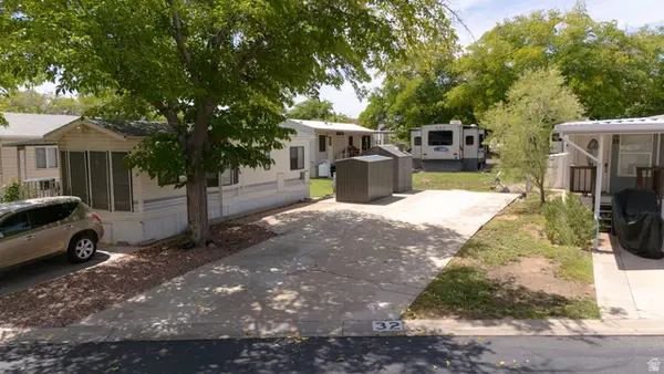 1150 W Red Hills Pkwy #32, Washington, UT 84780