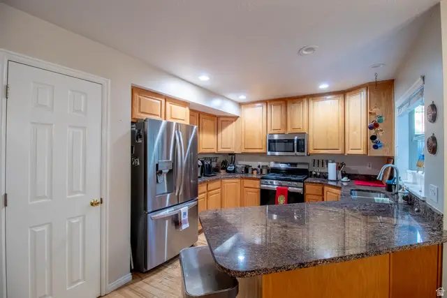 2288 E Emerald Hills Ct, Cottonwood Heights, UT 84121 - #3