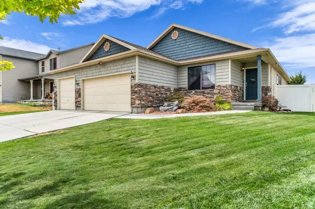 915 N Opal Ln, Tooele, UT 84074 - #1