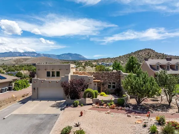 738 N High Ground Dr, Dammeron Valley, UT 84783