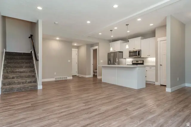 9293 S Fordham Ct E, Sandy, UT 84094 - #3