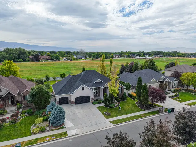 1239 Willowbrook Ln, Kaysville, UT 84037 - #3