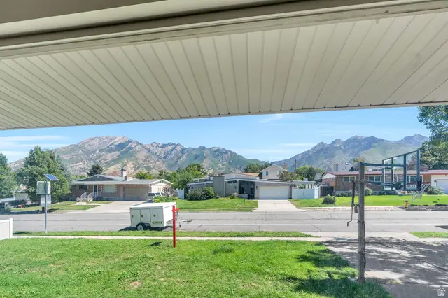 6824 S Nye Dr, Cottonwood Heights, UT 84121 - #2