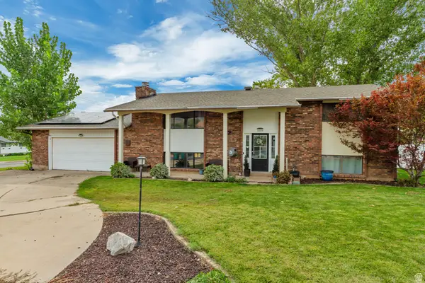 1029 N Walburk Ave E, Layton, UT 84040