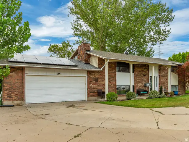1029 N Walburk Ave E, Layton, UT 84040 - #2