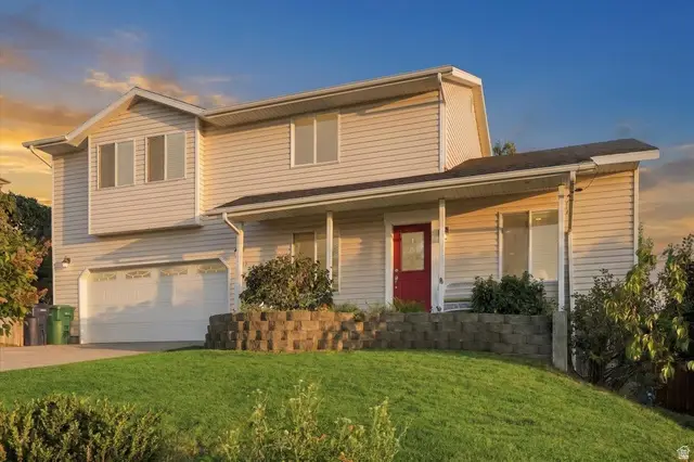 1542 E Granada Dr, Sandy, UT 84093 - #2