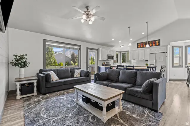 572 Willow Cir, North Logan, UT 84341 - #2