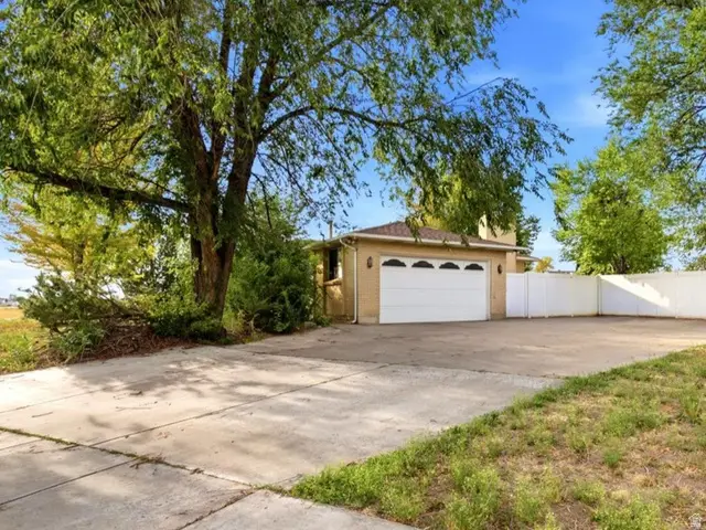 2455 S Bluff Rd, Syracuse, UT 84075 - #3