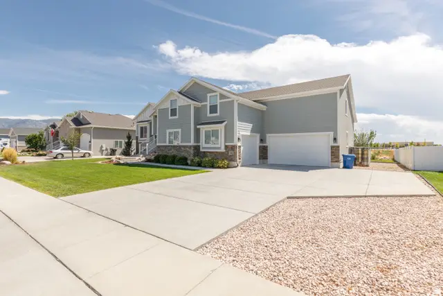 2401 W 2775 N, Farr West, UT 84404 - #2