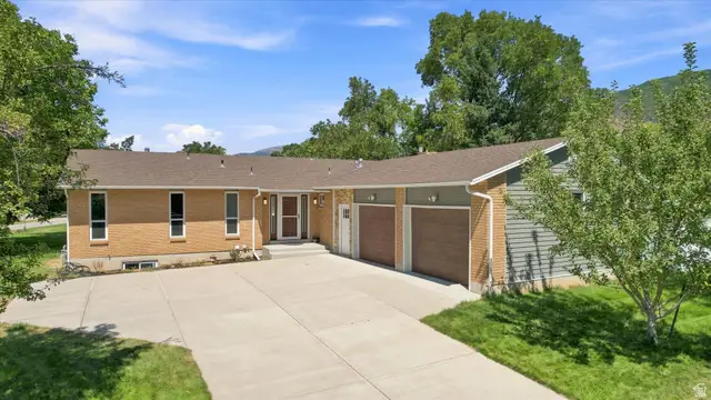 2407 E Country Oaks Dr, Layton, UT 84040 - #3