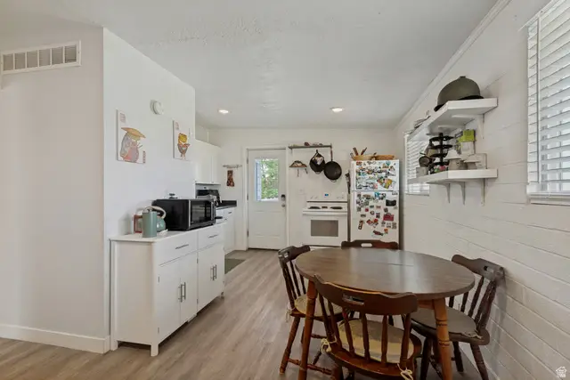 730 E Geranium St, Sandy, UT 84094 - #3