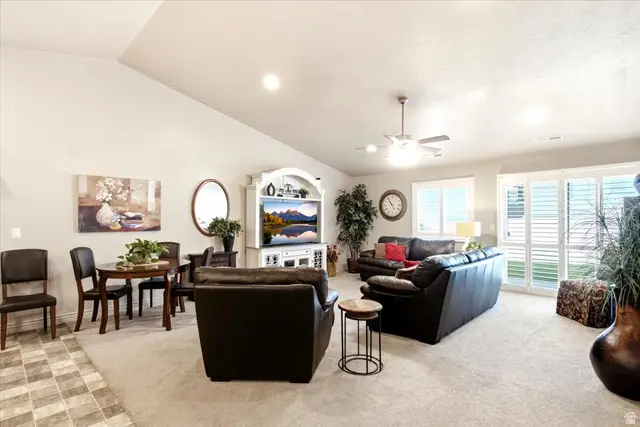 478 W Hyde Park Ln, Kaysville, UT 84037 - #3