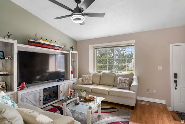 154 W 1980 S, Clearfield, UT 84015 - #3