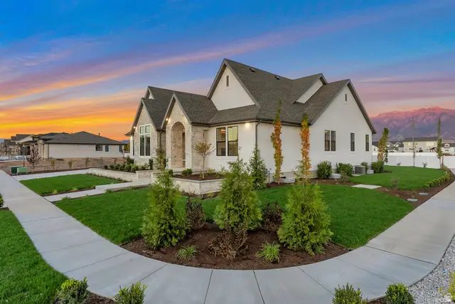 266 N Amber Ln W, Layton, UT 84041 - #3