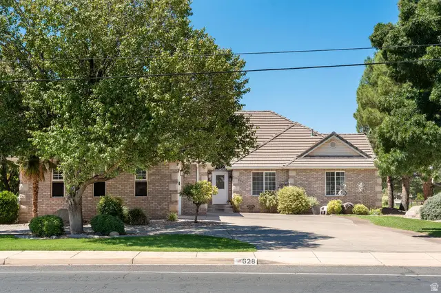 628 S 700 W, Hurricane, UT 84737 - #1
