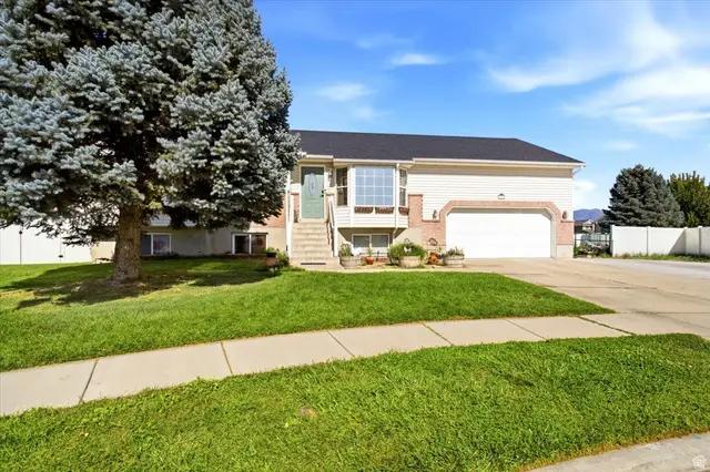 1053 S Killarney Dr, Syracuse, UT 84075 - #1
