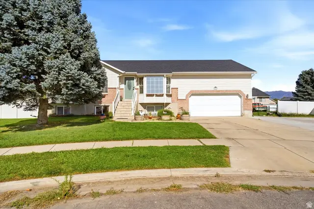 1053 S Killarney Dr, Syracuse, UT 84075 - #2