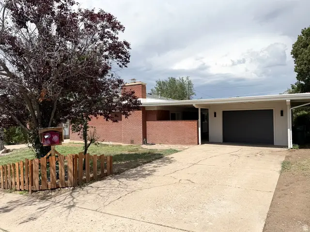 2588 W 4900 S, Roy, UT 84067 - #1