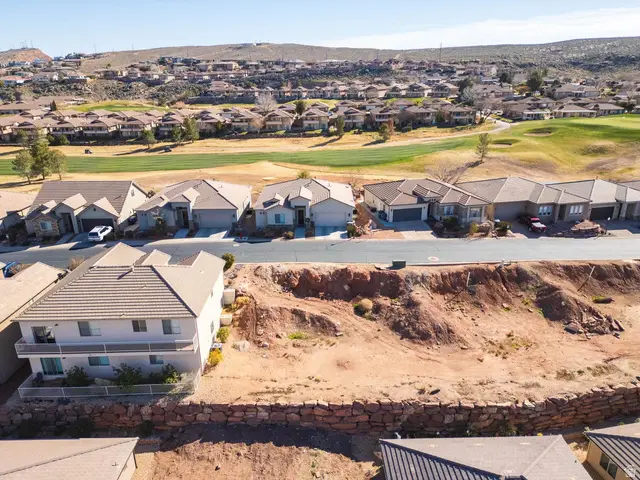 2261 S Tonaquint Dr #13, Saint George, UT 84770 - #3