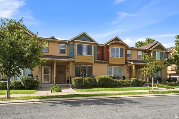 897 W Waterside Dr, Farmington, UT 84025
