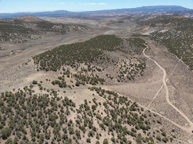 3215 E Little Valley Rd, Vernal, UT 84078 - #2