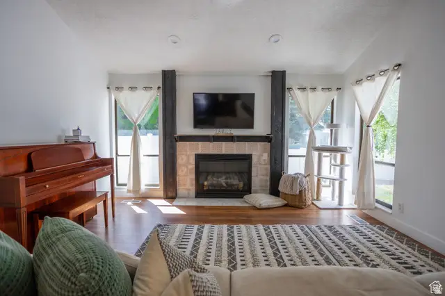 4424 W Skye Dr, South Jordan, UT 84009 - #3