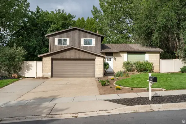 2407 E Hunts End Dr, Sandy, UT 84092