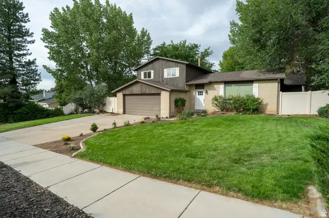 2407 E Hunts End Dr, Sandy, UT 84092 - #3