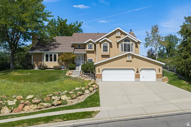 11602 S Hickory Valley Dr E, Sandy, UT 84092 - #2